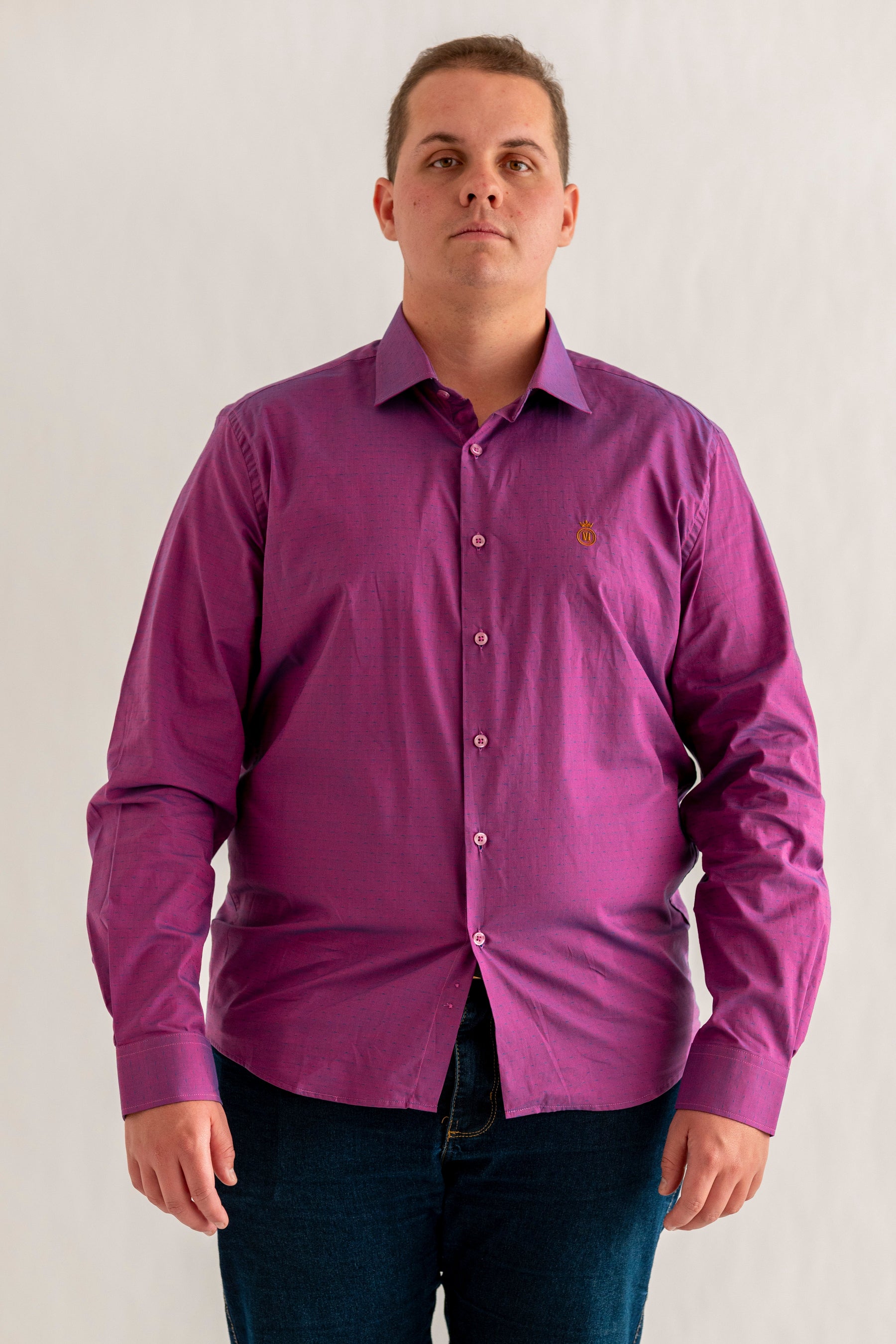 Camisa Rosa Acetinada - Detalhes Azuis