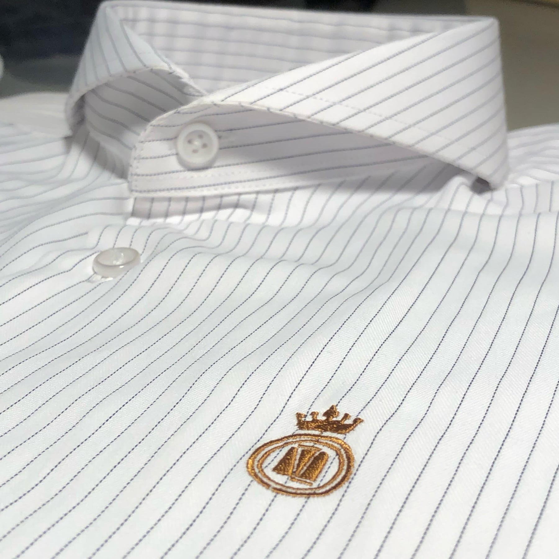 Camisa Cutaway Risca de Giz