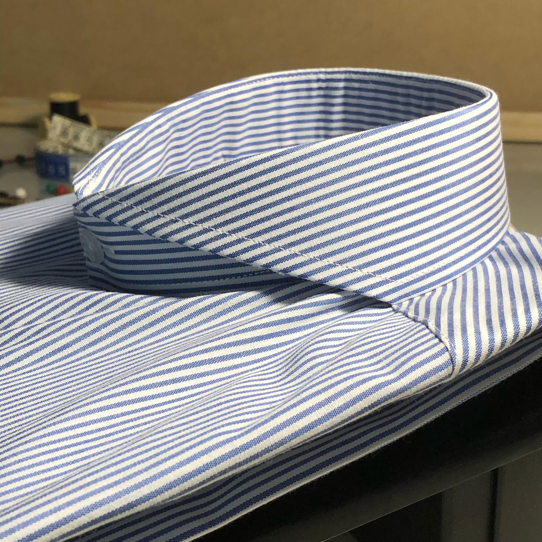 Camisa Cutaway Listrada Azul
