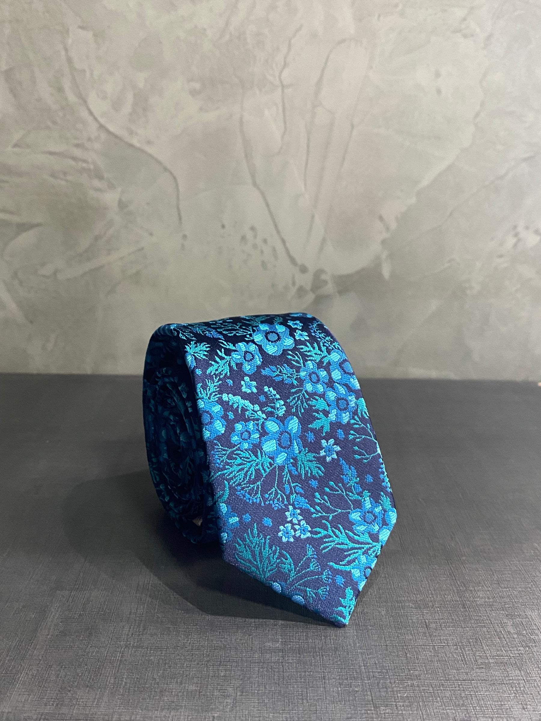 Gravata Azul/Flores