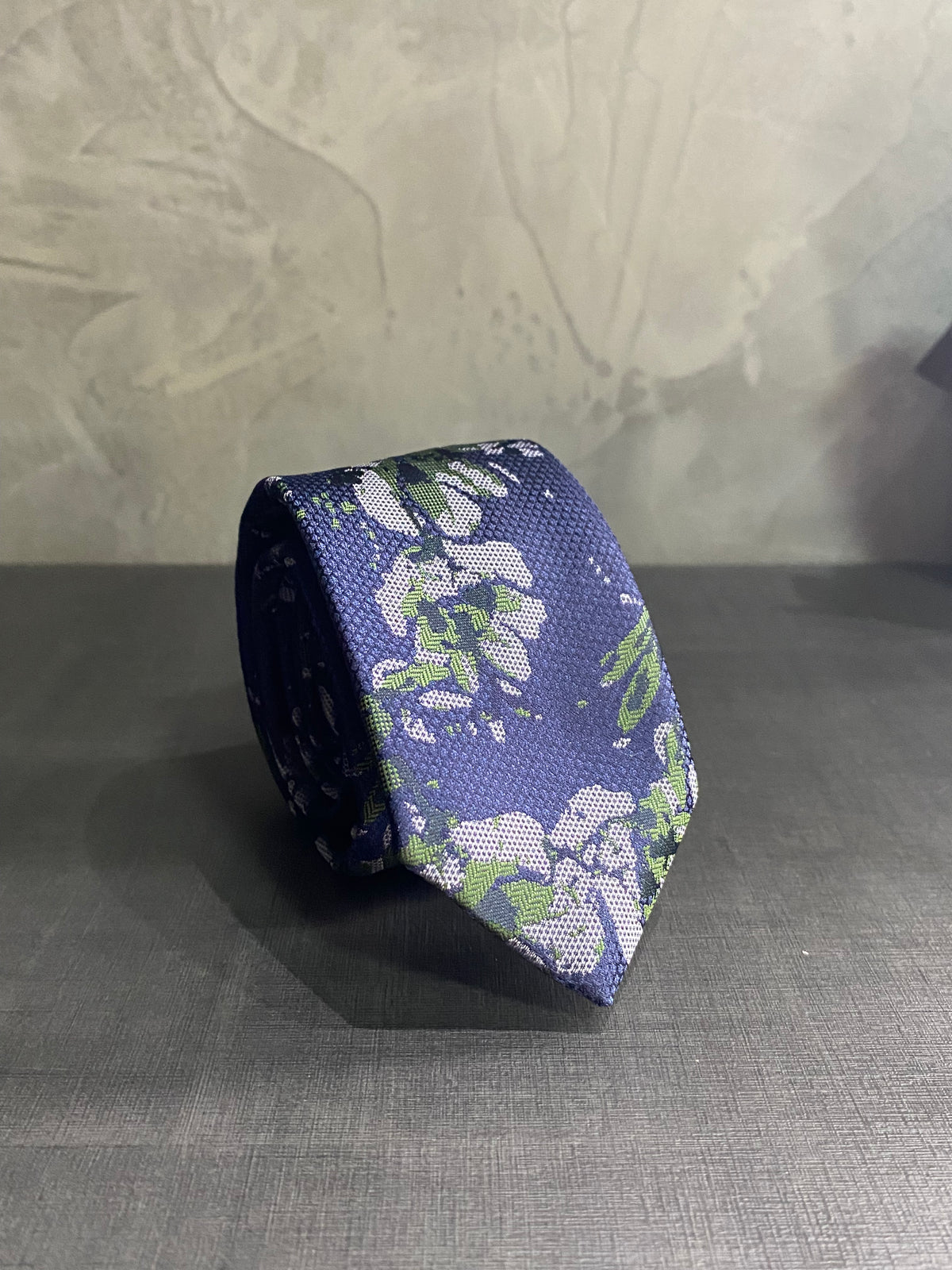 Gravata Azul/Flores Verde
