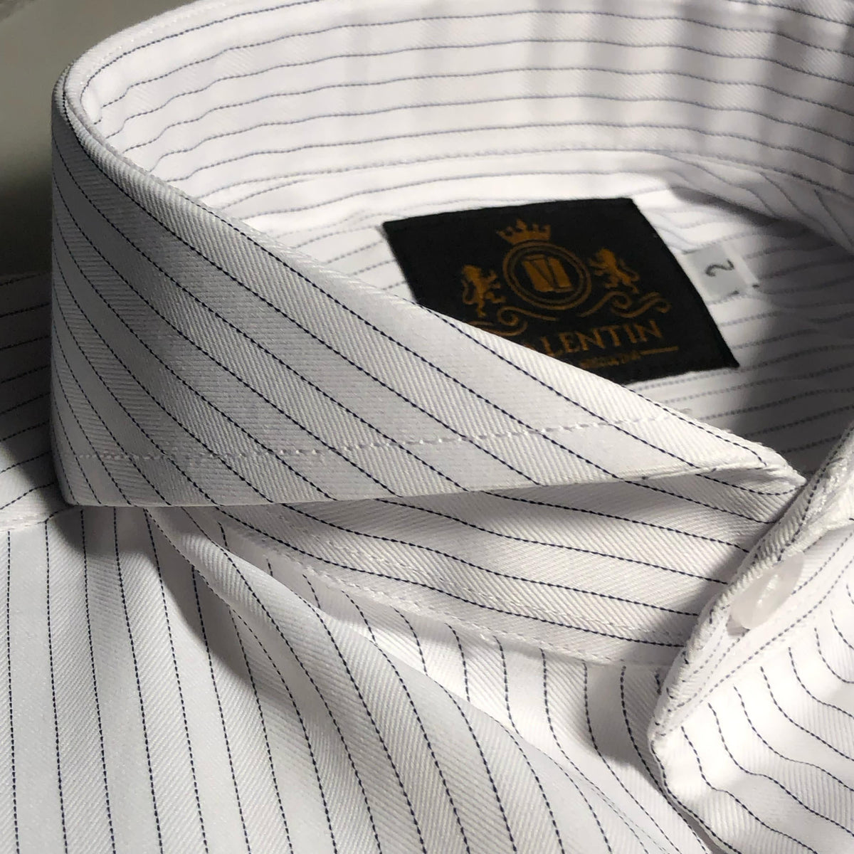 Camisa Cutaway Risca de Giz