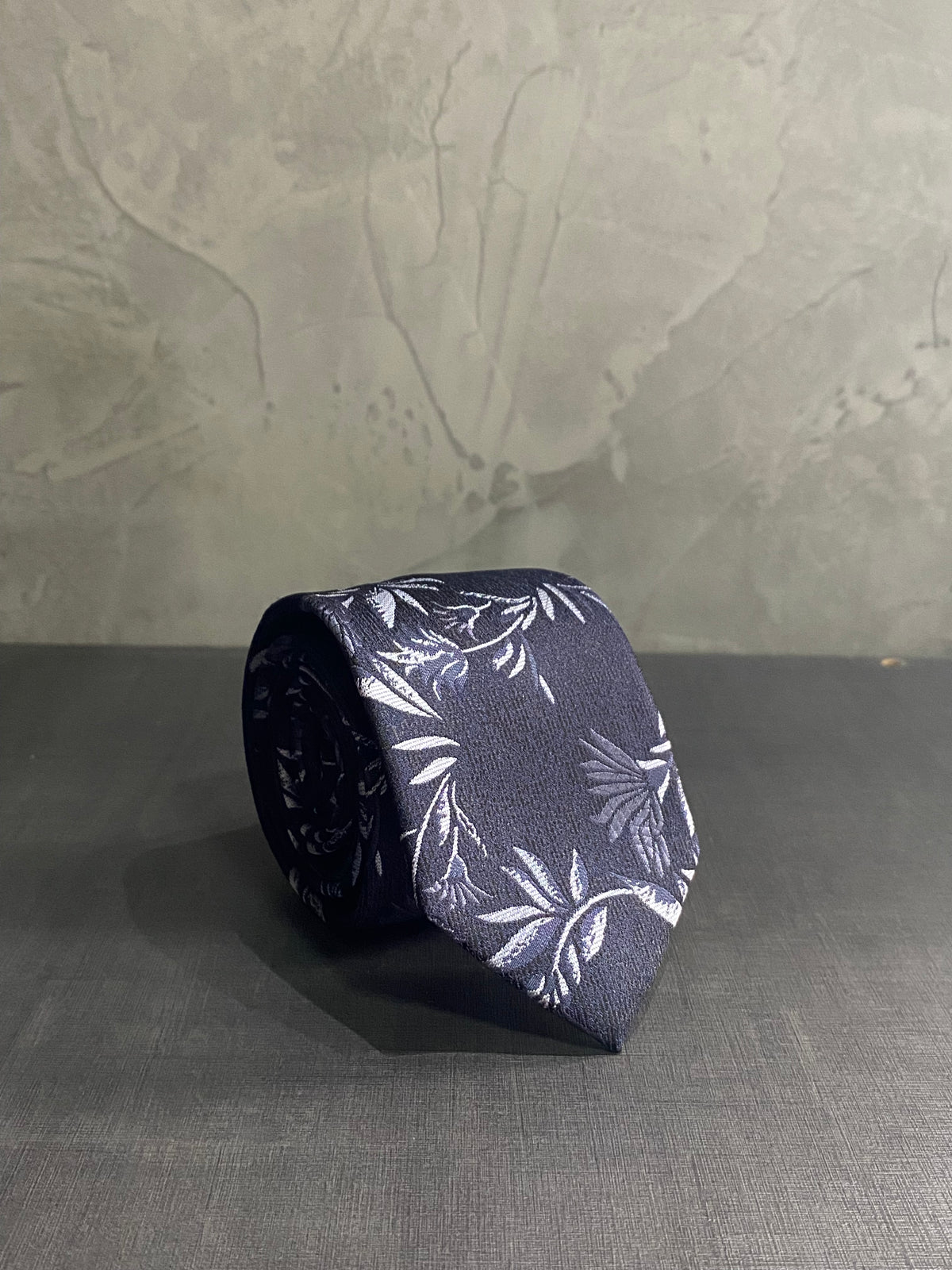 Gravata Azul Marinho Floral